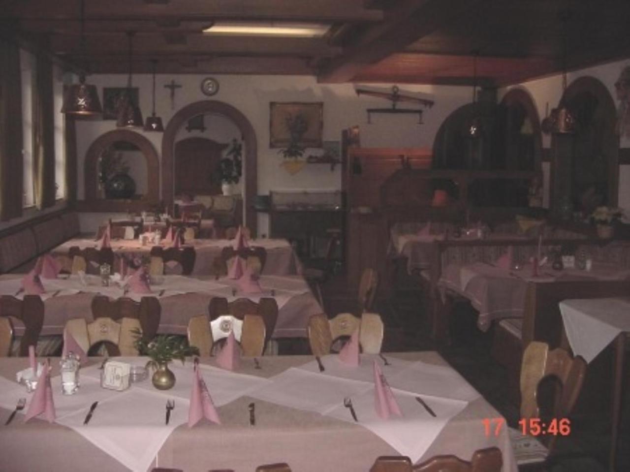 Landgasthof Zur Krone Krautheim Bagian luar foto
