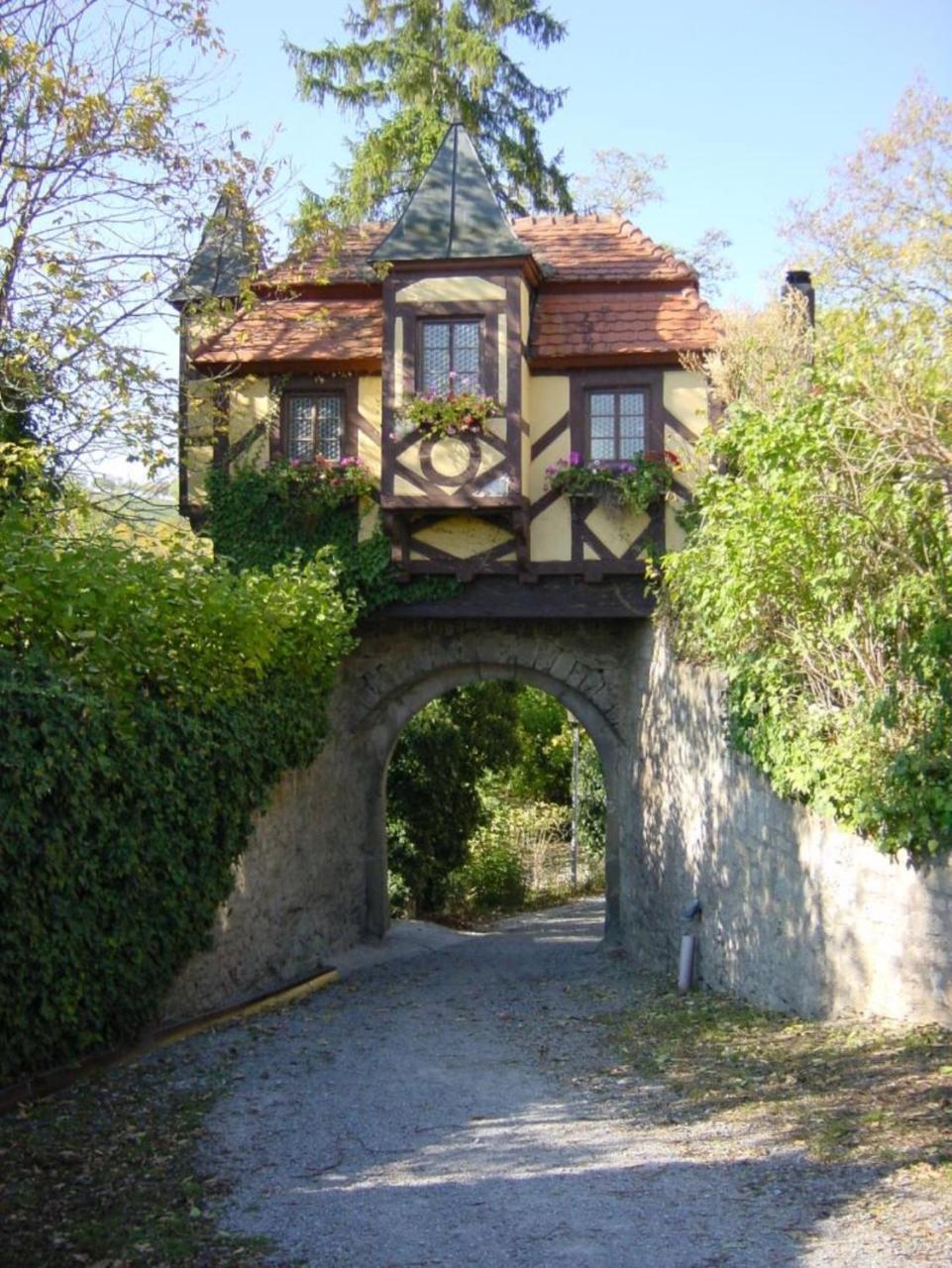 Landgasthof Zur Krone Krautheim Bagian luar foto